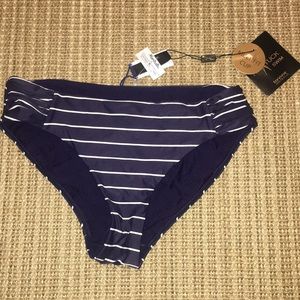 SUMMER BIKINI: Navy and white striped bikini bottom